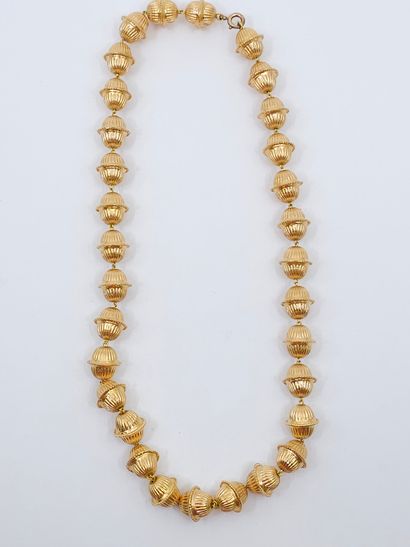 null NECKLACE in yellow gold 750° with godronnées balls
weight : 19,30 g