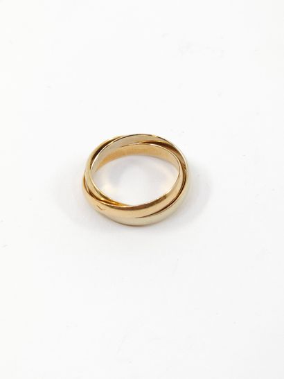 null CARTIER 
Trinity ring in three-tone 750° gold 
weight : 3,10 g 
TDD 43