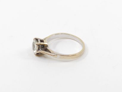 null RING in white gold 750° decorated with an old cut diamond of approximately 1.20...