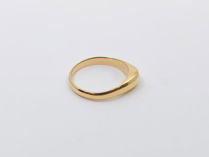 null Yellow gold signet ring 750° set with a diamond in closed setting
Gross weight...