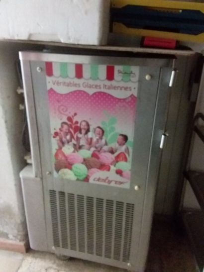 machine glace italienne de marque DEBREF...