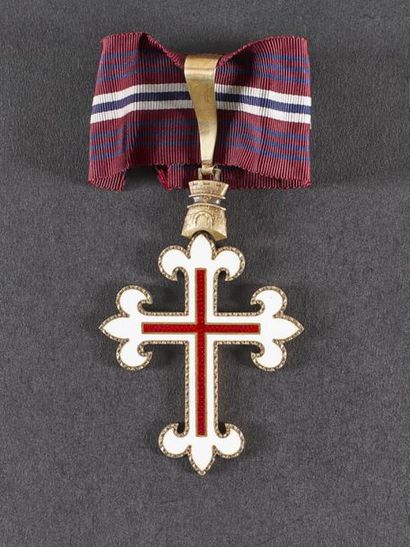 null ORDRE DU MÉRITE MILITAIRE, fondé en 1946.
Croix de commandeur, en vermeil et...