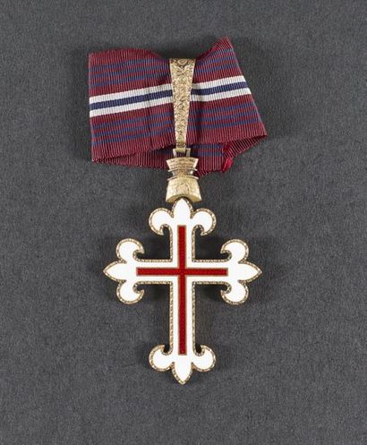 null ORDRE DU MÉRITE MILITAIRE, fondé en 1946.
Croix de commandeur, en vermeil et...