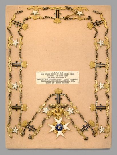 null ORDRE DE L'ÉTOILE DU NORD, fondé en 1748.
Collier de grand-croix en bronze doré...