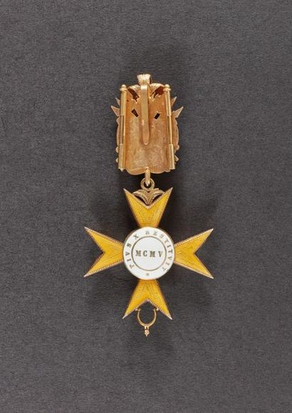 null ORDRE DE L'ÉPERON D'OR, réorganisé en 1905.
Bijou de collier en vermeil et émail,...