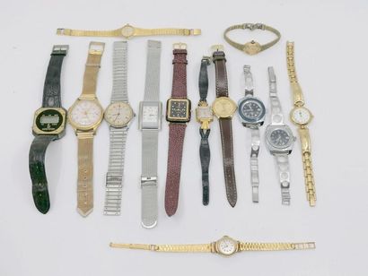 null Réunion de treize montres-bracelet en métal plaqué dont : Certus, Lip, Kelton,...