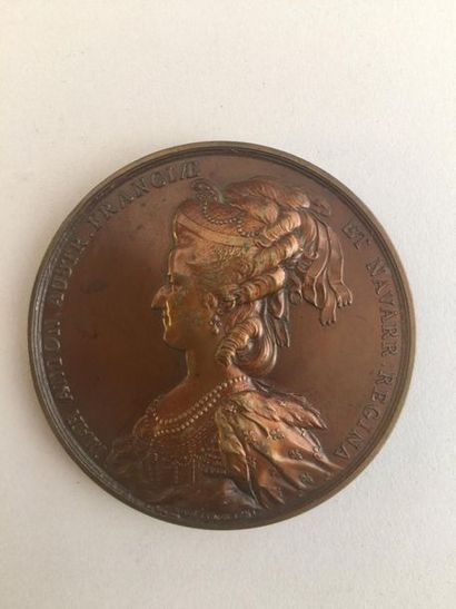 null Médaille en bronze représentant Louis XVI et Marie-Antoinette, signée DU VIVIER...