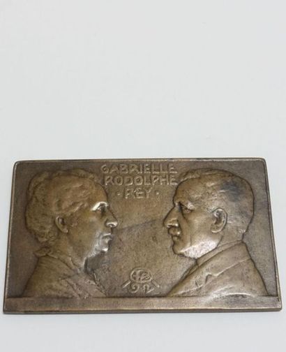 null Deux médailles commémoratives en bronze doré, 
Gabrielle Rodolphe Rey, 1921.
Haut....