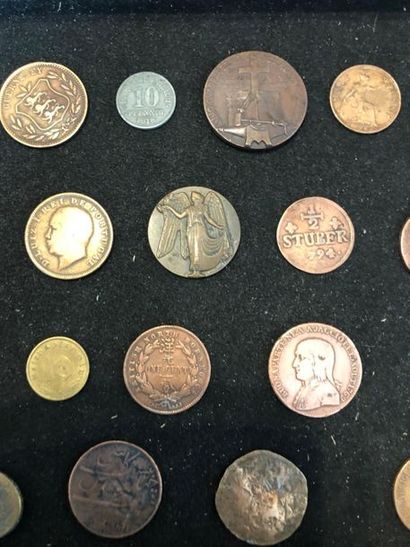 null Reunion of about 140 coins:
Coins of the 18th and 19th centuries and various,...
