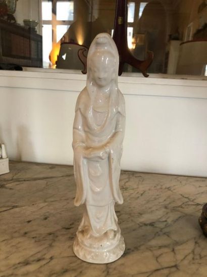 null CHINA
White Chinese porcelain guanyin 
Top. : 29 cm