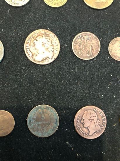 null Reunion of about 190 coins:
Coins of the 18th and 19th centuries and miscellaneous,...