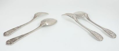 null Covered in silver, engraved Marthe.
Weight: 94.1 g. 
 A silver cutlery, shell...