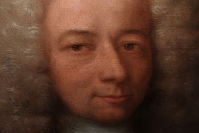  École française vers 1720. 
Portrait d'homme en manteau bleu doublé de rouge. 
Toile....