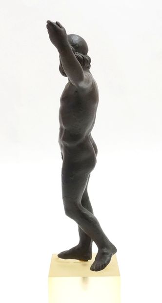 null Statuette en bronze figurant Zeus le bras gauche levé. 

Travail dans le goût...