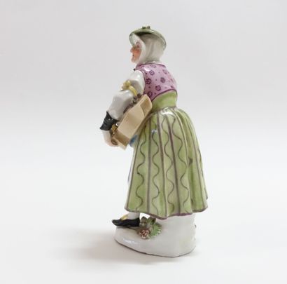 null AUTRICHE, Vienne.

Figure représentant une joueuse de vielle à roue debout tournant...