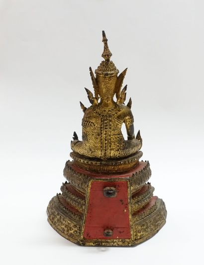 null THAILANDE - Ratanakosin.

Bouddha ratanakosin en bronze laqué or.

(Usures et...