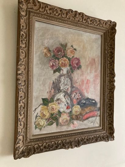 null Pierre LAPRADE (1875-1931).

Bouquet de roses aux masques.

Huile sur toile,...