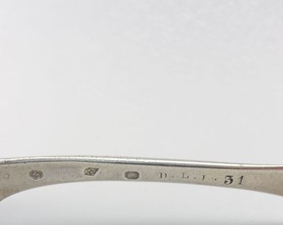null Ensemble de couverts comprenant une fourchette et trois cuillers de modèle uniplat.

1819-1838

(Usures,...