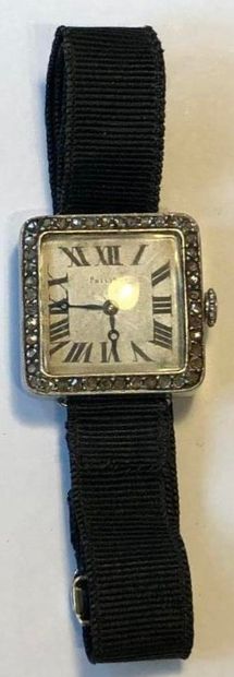 null Montre bracelet de dame, la montre de forme carrée en platine 850 millièmes,...