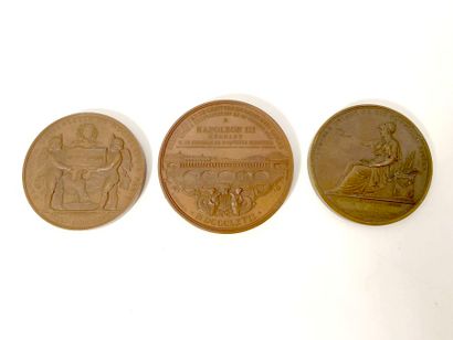 null Réunion de trois médailles :

- Une à l'effigie de Napoléon 1er, par Andrieu....