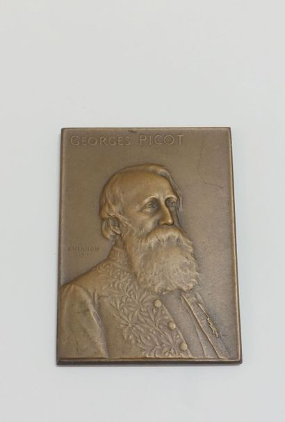 null Cinq plaquettes commémoratives en bronze :

- Hippolyte-Adolphe TAINE par O....