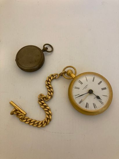 null Lot comprenant : une montre à gousset LANCEL en métal doré, une pendulette de...
