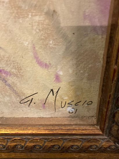 null G. MUSCIO. 

Femme songeuse.

Huile sur toile, signée en bas à droite et datée...