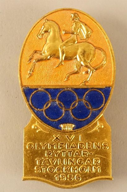 Badge émaillé d'Officiel de la XVIe Olympiade,...