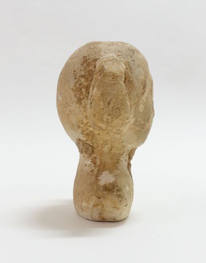 null CHINE.

Buste de jeune fille en pierre.

Haut. : environ 6,6 cm ; Larg. : environ...