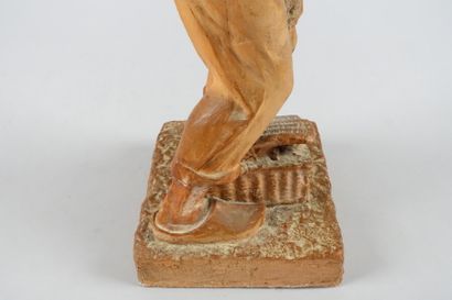 null Augustin GARRY (XIX-XXe siècle)

Vieux Cru

Sculpture en terre cuite, signée...