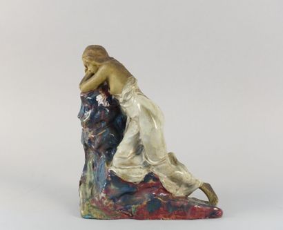 null Léopold BERNSTAMM (1859-1939)

Femme endormie sur un rocher

Grès émaillé

Signé...