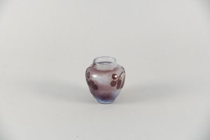 null Établissements GALLÉ (1904-1936) 

Petit vase ovoïde épaulé à col annulaire....