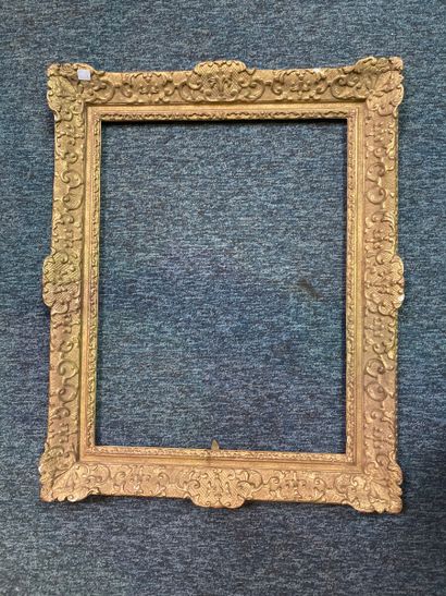 null Louis XIV style frame in wood and gilded stucco

Overall dimensions : Height...