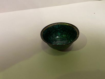 null Green enamelled metal cup