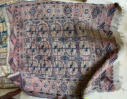 null Bukhara carpet (warp, weft and wool pile), Turkmenistan, circa 1930

(Worn,...
