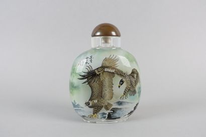 null Large covered snuffbox in painted glass

Height : 9.7 cm Height : 9,7 cm