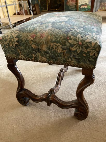 null Wooden stool, the legs joined by a strut 

Antique work in the Louis XIII s...