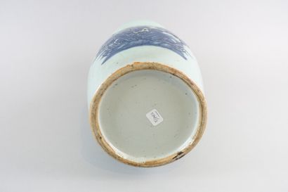 null Baluster vase with celadon background and floral decoration in blue monochrome.

Height...