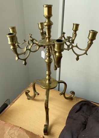 null Tripod brass torch with seven arms of light

Height : 51 cm Height : 51 cm