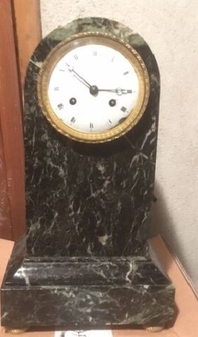 null Marble clock

(Accidents.)

19th century

Height : 36,5 cm 36,5 cm ; Width :...