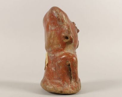 null Personnage assis

Terre cuite brune à engobe rouge

Culture Chupicuaro, Mexique

900-100...