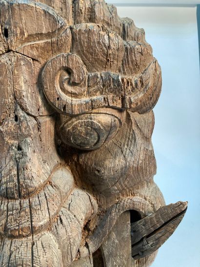 null NEPAL - XIXe siècle

Important masque en bois à trace de polychromie de yaksa,...