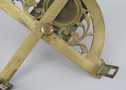 null Claude LANGLOIS - XVIIIe siècle

Graphomètre à pinnules en laiton, avec cadran...