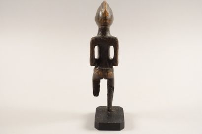 null Wooden statuette

Senufo people, Ivory Coast

(Slightly missing, accidents.)

Height...