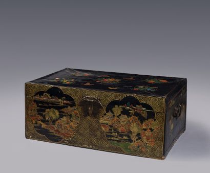 CHINE - Fin du XIXe siècle 
Coffre en bois...