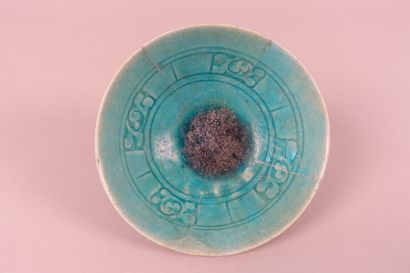 null Iran, XIIe-XIIIe siècles

Deux coupes en céramique siliceuse recouvertes de...