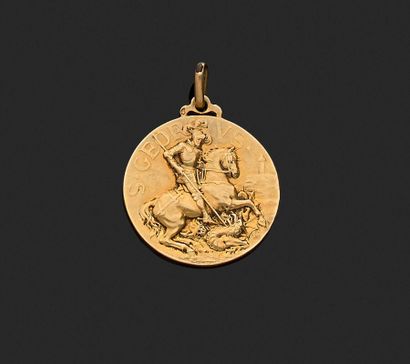 null Médaille de forme ronde en or jaune 750 millièmes gravé figurant Saint Georges...