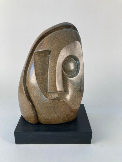 null Richard MTEKI (1947)

Visage cubiste

Sujet en serpentine, signé au dos R. MTEKI

Haut....