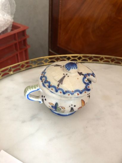 null Covered sugar bowl in polychrome earthenware decorated with lilies and stylized...