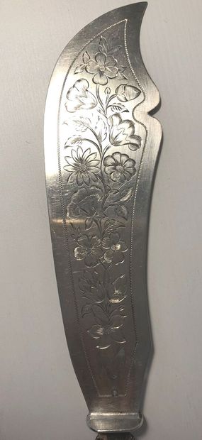 null Six dessert knives, forged silver handles (Minerva mark), silver blades, foliage...